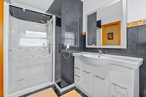 Photo of property in 73 Waitea Road, Muriwai, Waimauku, 0881