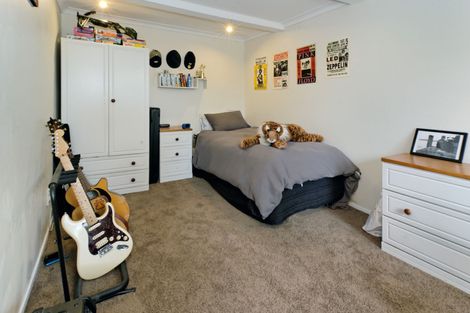 Photo of property in 43 Shetland Street, Glen Eden, Auckland, 0602