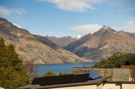 Photo of property in 16 Williams Street, Sunshine Bay, Queenstown, 9300