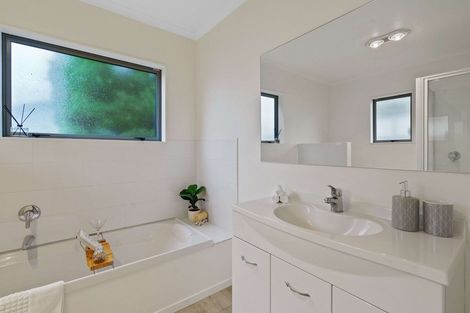 Photo of property in 10 Sackville Street, Martinborough, 5711