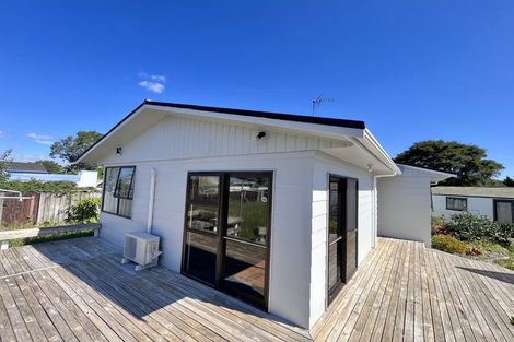 Photo of property in 9 Lisa Rise, Half Moon Bay, Auckland, 2012