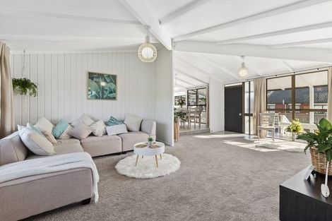 Photo of property in 23 Ferndale Drive, Kawakawa Bay, Papakura, 2585