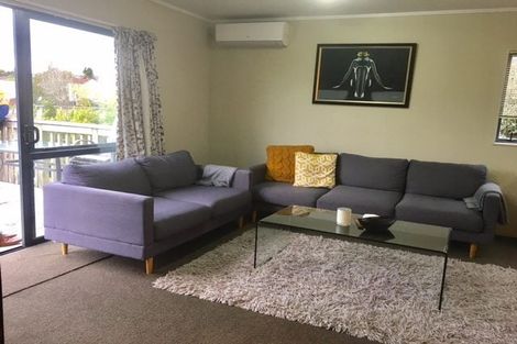 Photo of property in 323 Pakuranga Road, Pakuranga Heights, Auckland, 2010