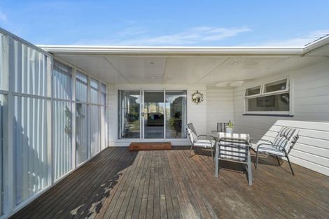 Photo of property in 141 Gossamer Drive, Pakuranga Heights, Auckland, 2010