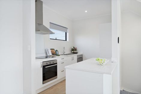 Photo of property in 5/5 Peachgrove Road, Te Atatu Peninsula, Auckland, 0610