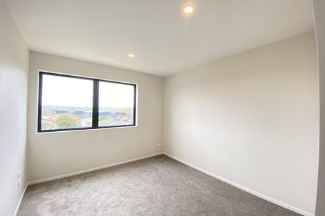 Photo of property in 17c Buscomb Avenue, Henderson, Auckland, 0610