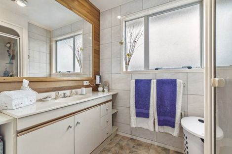 Photo of property in 8 Allington Road, Massey, Auckland, 0614