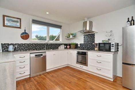 Photo of property in 27 Kings Avenue, Waikuku Beach, 7402