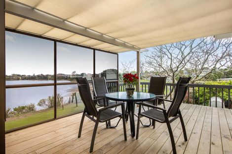 Photo of property in 21 St Annes Crescent, Wattle Downs, Auckland, 2103