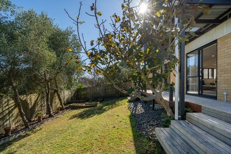 Photo of property in 1/78 Browns Bay Road, Rothesay Bay, Auckland, 0630