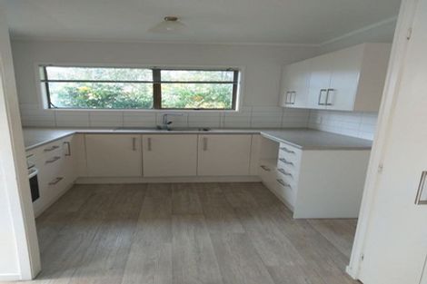 Photo of property in 1/9 Thorburn Avenue, Red Beach, 0932