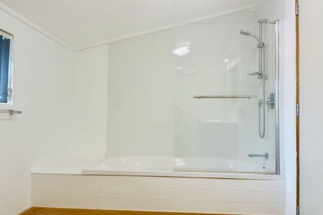 Photo of property in 5 Ballial Place, West Harbour, Auckland, 0618