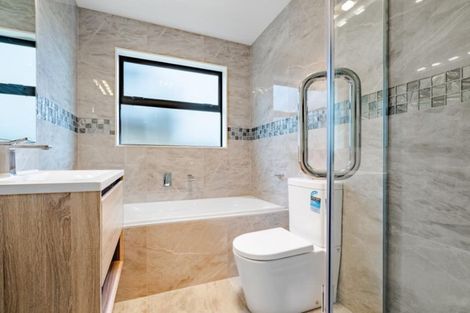 Photo of property in 10 Koroheke Road, Takanini, 2110