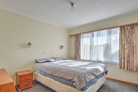 Photo of property in 86 Seaward Road, Edendale, 9825