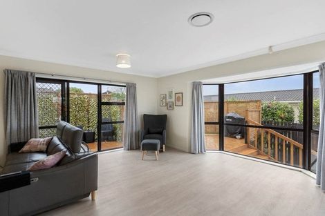Photo of property in 215a Queen Street, Pukekohe, 2120