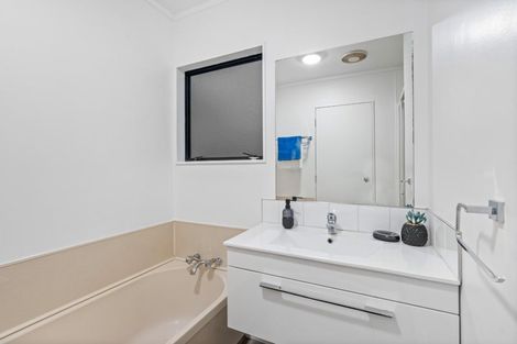 Photo of property in 5 Posa Avenue, Henderson, Auckland, 0612