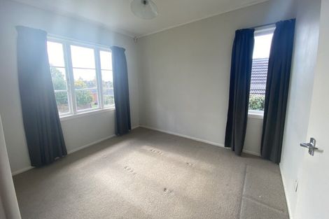 Photo of property in 5 Brookfield Road, Te Atatu Peninsula, Auckland, 0610