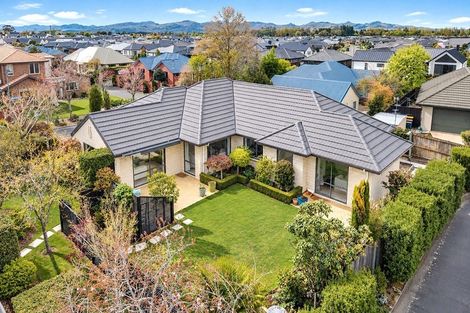 Photo of property in 16 Limes Avenue, Parklands, Christchurch, 8083