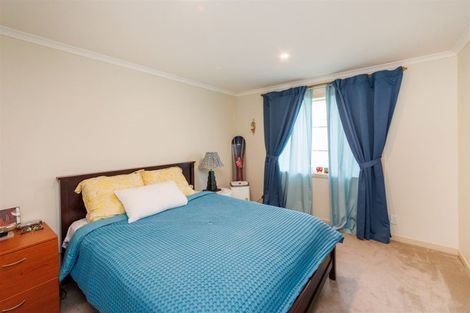 Photo of property in 14 Atlantic Drive, Fitzherbert, Palmerston North, 4410