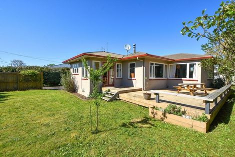 Photo of property in 22 Diamond Street, Carterton, 5713