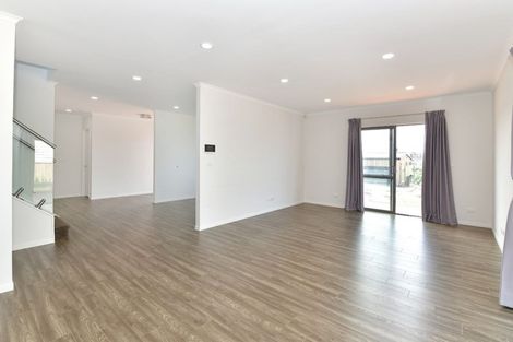 Photo of property in 19 Resolution Drive, Gulf Harbour, Whangaparaoa, 0930