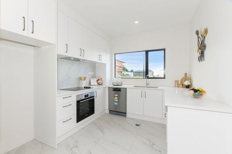 Photo of property in 51b Crestview Rise, Papakura, 2110