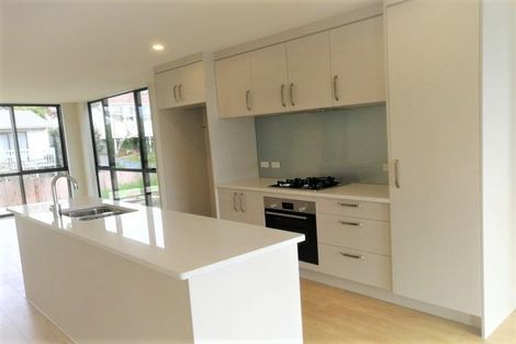 Photo of property in 70 Seafarer Crescent, Stanmore Bay, Whangaparaoa, 0932
