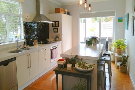 Photo of property in 247 Carrington Street, Vogeltown, New Plymouth, 4310