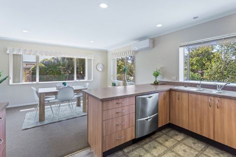 Photo of property in 5 Ashleigh Way, Waikanae Beach, Waikanae, 5036