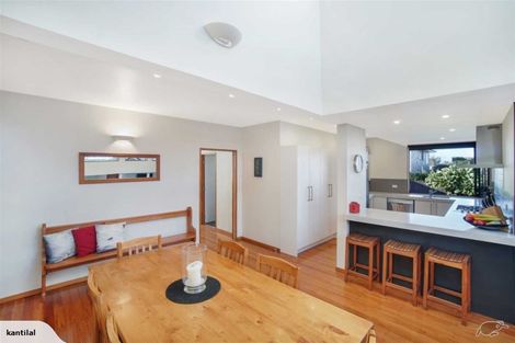 Photo of property in 65 Forrest Hill Road, Milford, Auckland, 0620