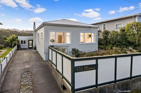 Photo of property in 132 The Ridgeway, Mornington, Wellington, 6021