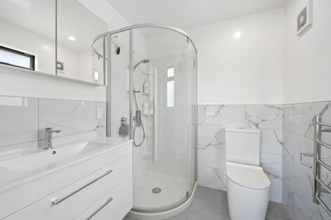 Photo of property in 99 Akaroa Drive, Maupuia, Wellington, 6022