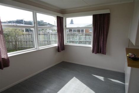 Photo of property in 2 Norton Place, Spotswood, New Plymouth, 4310