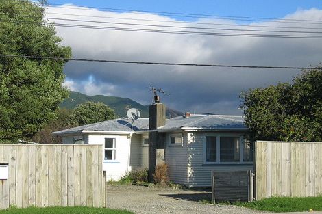 Photo of property in 22 Arawhata Road, Paraparaumu, 5032