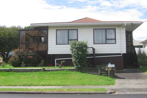 Photo of property in 2/1 Deuxberry Avenue, Northcote, Auckland, 0627