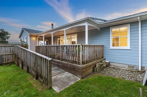 Photo of property in 7 Luff Place, Whitby, Porirua, 5024