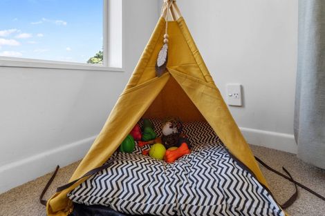 Photo of property in 4 Crownhill Street, Spotswood, New Plymouth, 4310