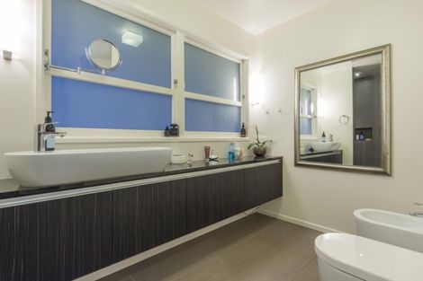 Photo of property in 27 Hinewa Road, Otumoetai, Tauranga, 3110