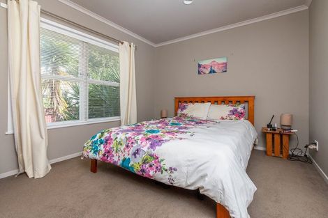 Photo of property in 2/12 Walter Street, Hauraki, Auckland, 0622