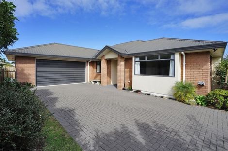 Photo of property in 16 Bouverie Crescent, Flagstaff, Hamilton, 3210