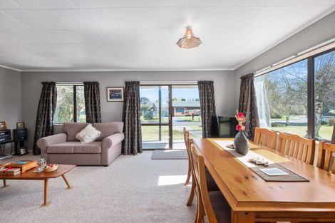 Photo of property in 6 Gibbs Place, Kinloch, Taupo, 3377