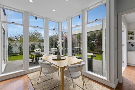 Photo of property in 2/148 Memorial Avenue, Burnside, Christchurch, 8053