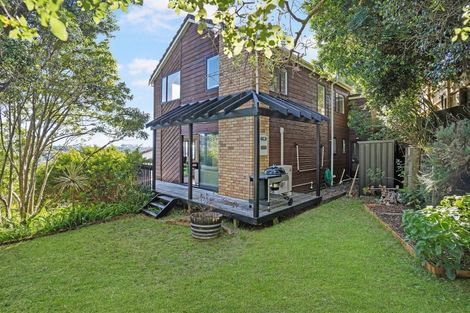 Photo of property in 2/10 Helicon Place, Totara Vale, Auckland, 0629