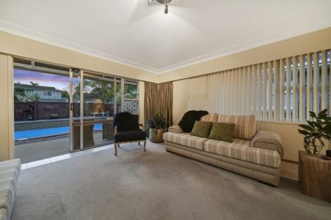 Photo of property in 8 Harford Place, Pakuranga Heights, Auckland, 2010