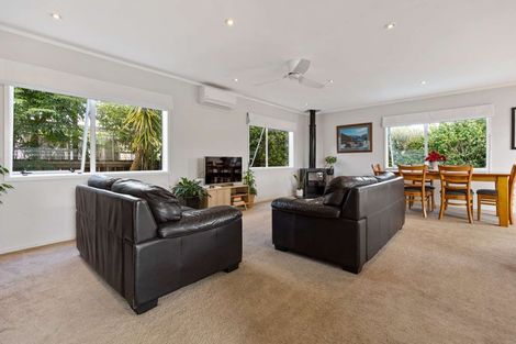 Photo of property in 243 Gravatt Road, Papamoa Beach, Papamoa, 3118