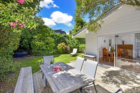 Photo of property in 9 Trevone Place, Forrest Hill, Auckland, 0620