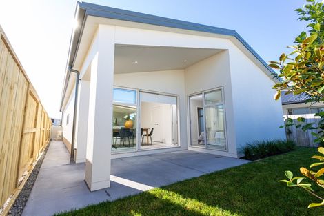 Photo of property in 37 Saint Pauls Drive, Brookfield, Tauranga, 3110