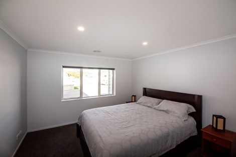 Photo of property in 6 Belize Grove, Grenada Village, Wellington, 6037