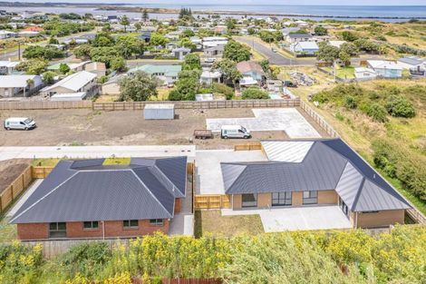 Photo of property in 23 Egmont Street, Castlecliff, Whanganui, 4501