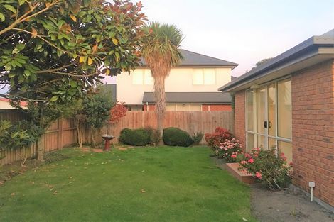 Photo of property in 4 Rosefield Lane, Northcote, Christchurch, 8052